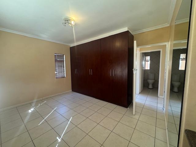 To Let 3 Bedroom Property for Rent in Bothasig Western Cape